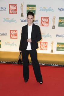 Katarina Witt feet photo thumbnail