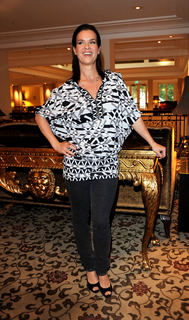 Katarina Witt feet photo thumbnail