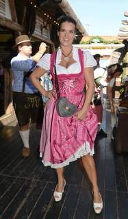 Katarina Witt feet photo thumbnail