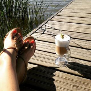 Katarzyna Cichopek feet photo thumbnail