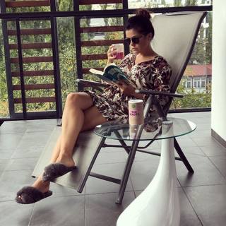 Katarzyna Cichopek feet photo thumbnail