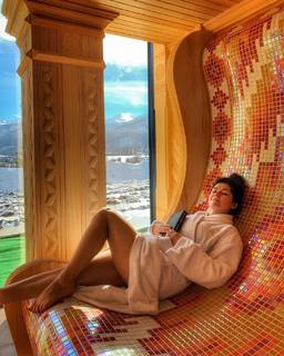 Katarzyna Cichopek feet photo thumbnail