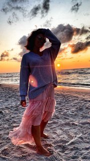 Katarzyna Cichopek feet photo thumbnail