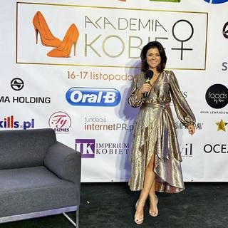 Katarzyna Cichopek feet photo thumbnail