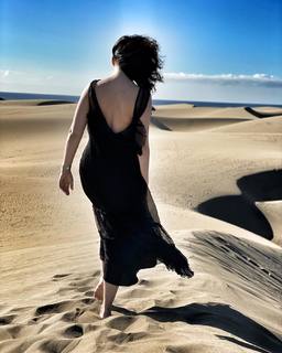 Katarzyna Cichopek feet photo thumbnail