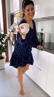 Katarzyna Cichopek feet photo thumbnail