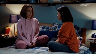 Katarzyna Cichopek feet photo thumbnail