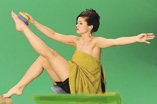 Katarzyna Cichopek feet photo thumbnail