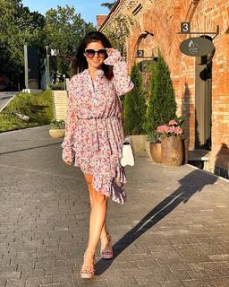 Katarzyna Cichopek feet photo thumbnail