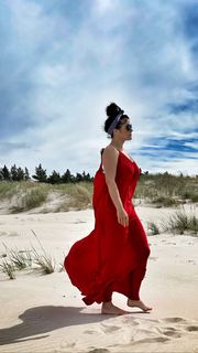 Katarzyna Cichopek feet photo thumbnail