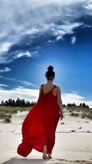 Katarzyna Cichopek feet photo thumbnail