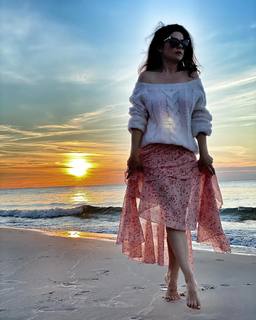 Katarzyna Cichopek feet photo thumbnail