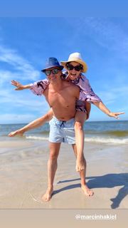 Katarzyna Cichopek feet photo thumbnail