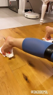 Katarzyna Cichopek feet photo thumbnail