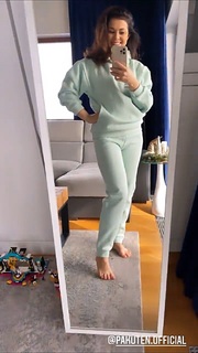 Katarzyna Cichopek feet photo thumbnail