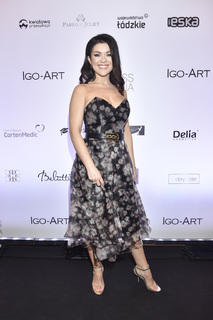 Katarzyna Cichopek feet photo thumbnail