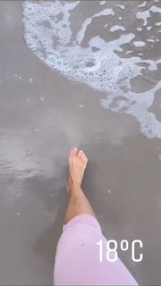 Katarzyna Cichopek feet photo thumbnail