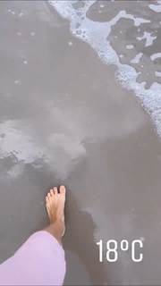 Katarzyna Cichopek feet photo thumbnail