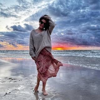 Katarzyna Cichopek feet photo thumbnail