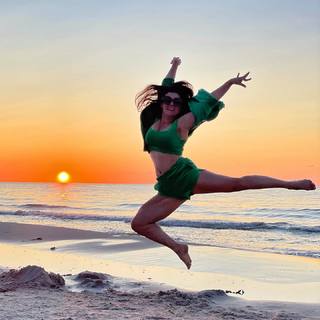 Katarzyna Cichopek feet photo thumbnail