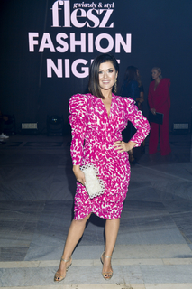 Katarzyna Cichopek feet photo thumbnail