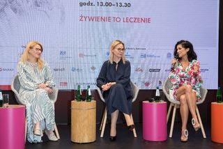 Katarzyna Cichopek feet photo thumbnail