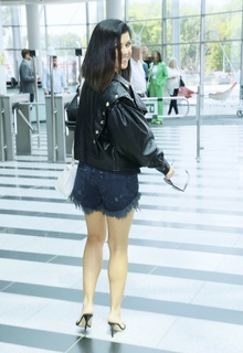 Katarzyna Cichopek feet photo thumbnail