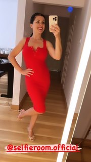 Katarzyna Cichopek feet photo thumbnail