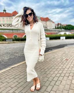 Katarzyna Cichopek feet photo thumbnail