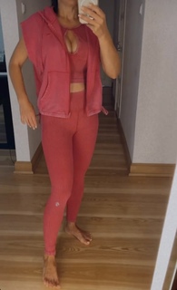 Katarzyna Cichopek feet photo thumbnail