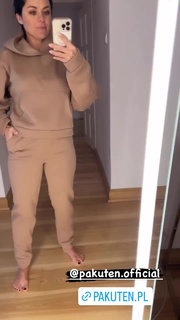 Katarzyna Cichopek feet photo thumbnail