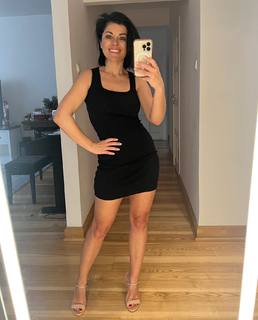 Katarzyna Cichopek feet photo thumbnail