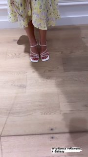 Katarzyna Cichopek feet photo thumbnail