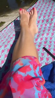 Katarzyna Cichopek feet photo thumbnail