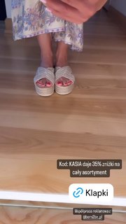 Katarzyna Cichopek feet photo thumbnail