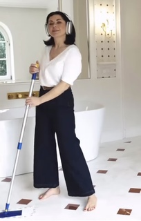Katarzyna Cichopek feet photo thumbnail