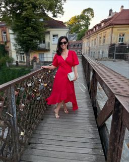 Katarzyna Cichopek feet photo thumbnail