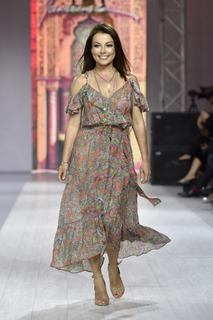 Katarzyna Glinka feet photo thumbnail