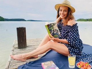 Katarzyna Glinka feet photo thumbnail