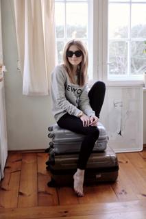 Katarzyna Tusk feet photo thumbnail