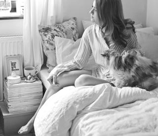 Katarzyna Tusk feet photo thumbnail