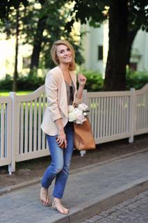 Katarzyna Tusk feet photo thumbnail