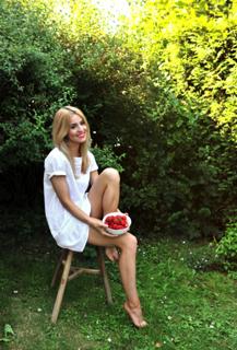 Katarzyna Tusk feet photo thumbnail