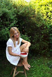 Katarzyna Tusk feet photo thumbnail