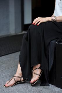 Katarzyna Tusk feet photo thumbnail