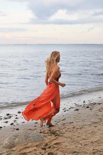 Katarzyna Tusk feet photo thumbnail