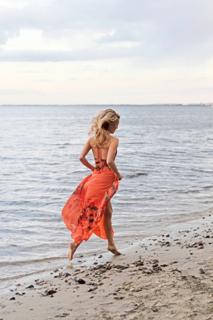 Katarzyna Tusk feet photo thumbnail