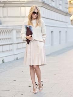 Katarzyna Tusk feet photo thumbnail