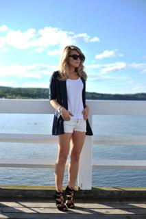 Katarzyna Tusk feet photo thumbnail