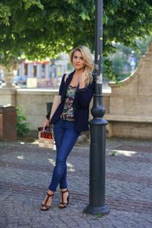 Katarzyna Tusk feet photo thumbnail